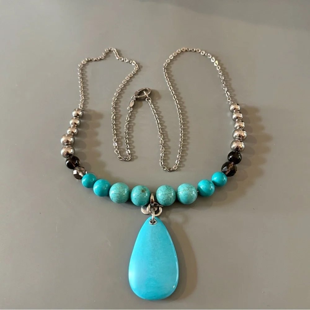 Statement Turquoise Colored Howlite Gemstone Costume Necklace NWOT